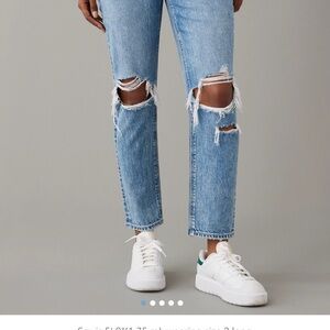American Eagle Outfitters Mom Jean